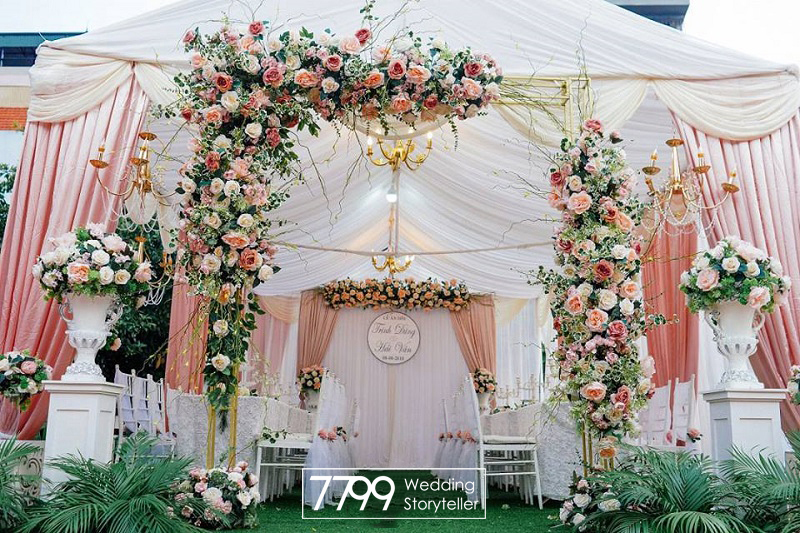 Trang trí đám cưới bằng hoa lụa thiết kế cực đẹp