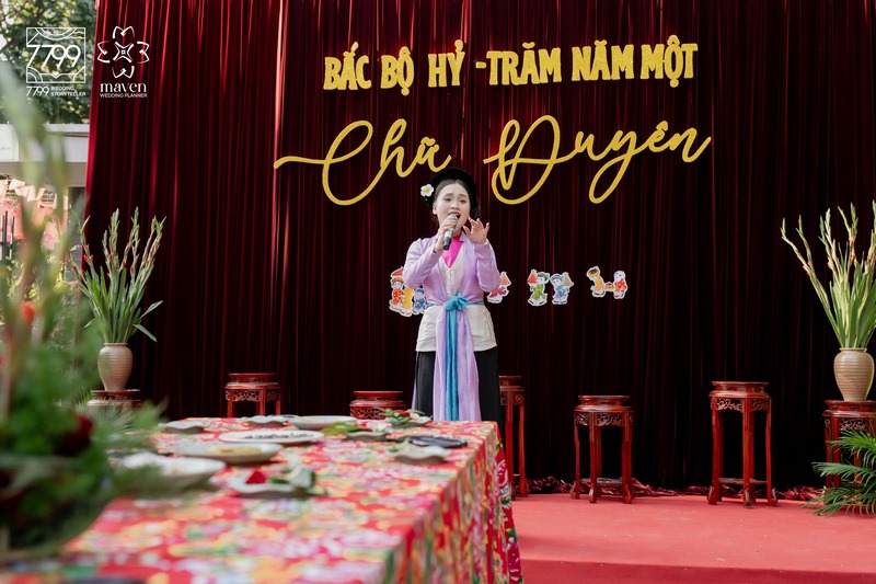7799 Wedding Storyteller Hà Nội  Xem thêm các bài viết về địa hình trang trí khác TẠI ĐÂY!  Xem thêm chuyên mục Phân Tích Không Gian - Trang Trí Cưới Trên Mọi Địa Hình  Tham gia cộng đồng Cưới+  Giải Pháp Chuyên Gia - Hoạch định cưới thông minh Hỏi đáp Decor - Giải đáp thắc mắc cho tiệc cưới hoàn hảo hơn Smart Solution - Tối ưu cho việc chuẩn bị đám cưới Sketch to Score - Hành trình từ ý tưởng đến thực tế Find My Style - Tìm kiếm phong cách đám cưới phù hợp với bạn Space Refashion - Biến hoá không gian nhà cho lễ cưới Quy trình cưới chuẩn chỉ & Dự trù chi phí đám cưới các mức 200tr - 500tr - 1tỷ Các mẫu tráp ăn hỏi hiện đại & truyền thống