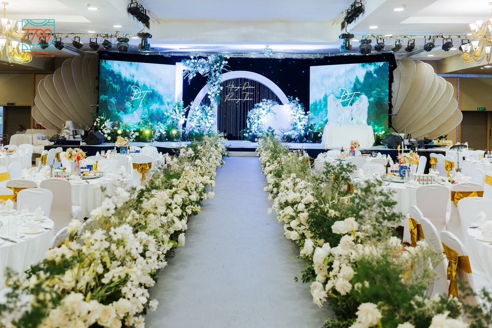 Trang trí đám cưới MC Phương Thảo VTV tại Vạn Hoa Center