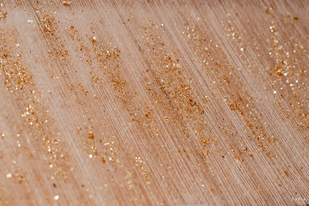 Kỹ thuật dát vàng họa tiết trên nền lụa