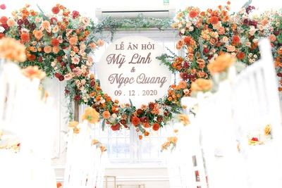 Ứng dụng phối màu hoa trong trang trí đám cưới tư gia