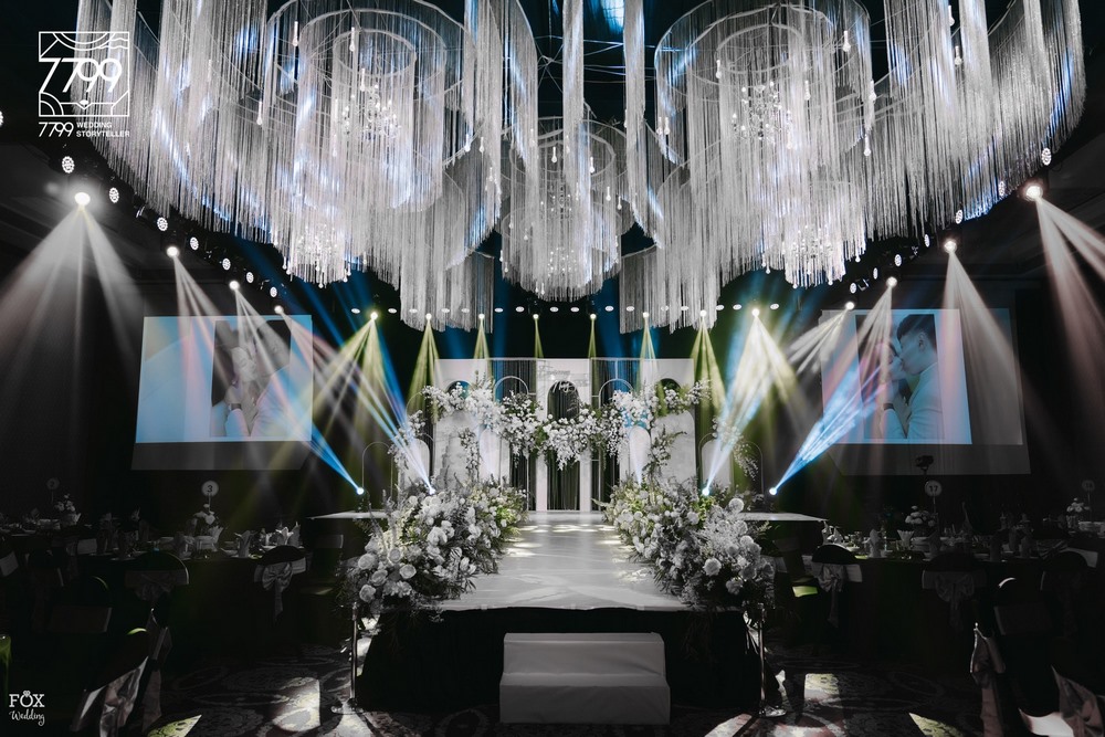 Trang trí đám cưới không gian phòng tiệc Công Chúa tại Almaz Center
