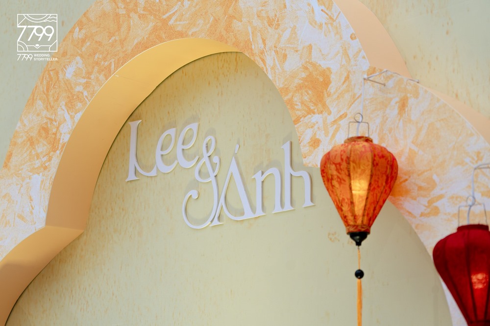 Phông cưới - Trang trí cưới Sheraton Hanoi Hotel với tone cam vàng
