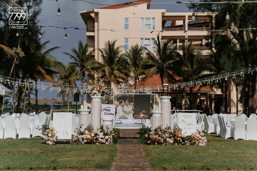 Decor tiệc cưới ngoài trời bãi biển Sandy Beach Non Nuoc Resort 