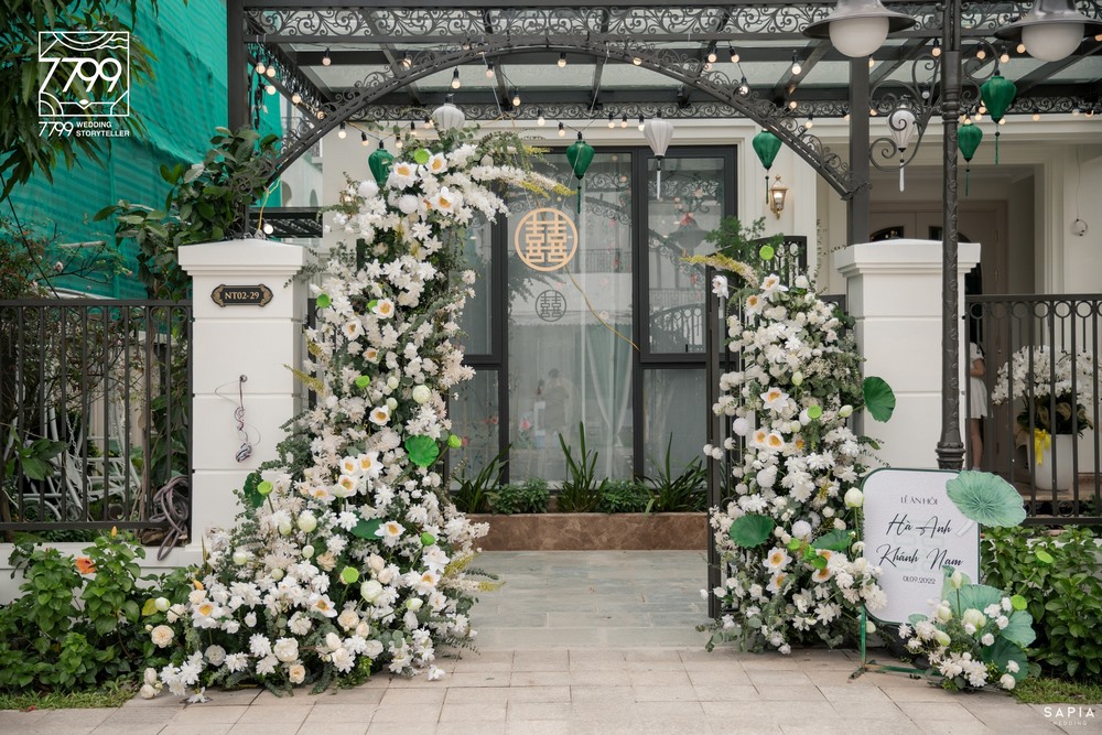 Cổng hoa cưới concept hoa sen