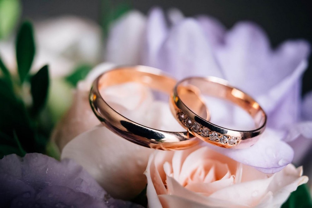 Rings - cặp nhẫn cưới biểu trưng cho tình yêu vĩnh cửu