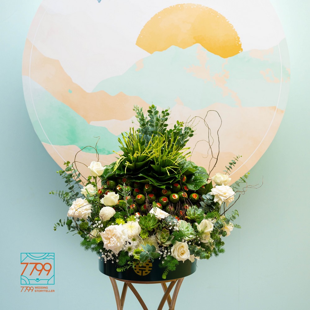 Tráp ăn hỏi Lục Bảo Sen Đá do 7799 Wedding Storyteller giới thiệu năm 2022