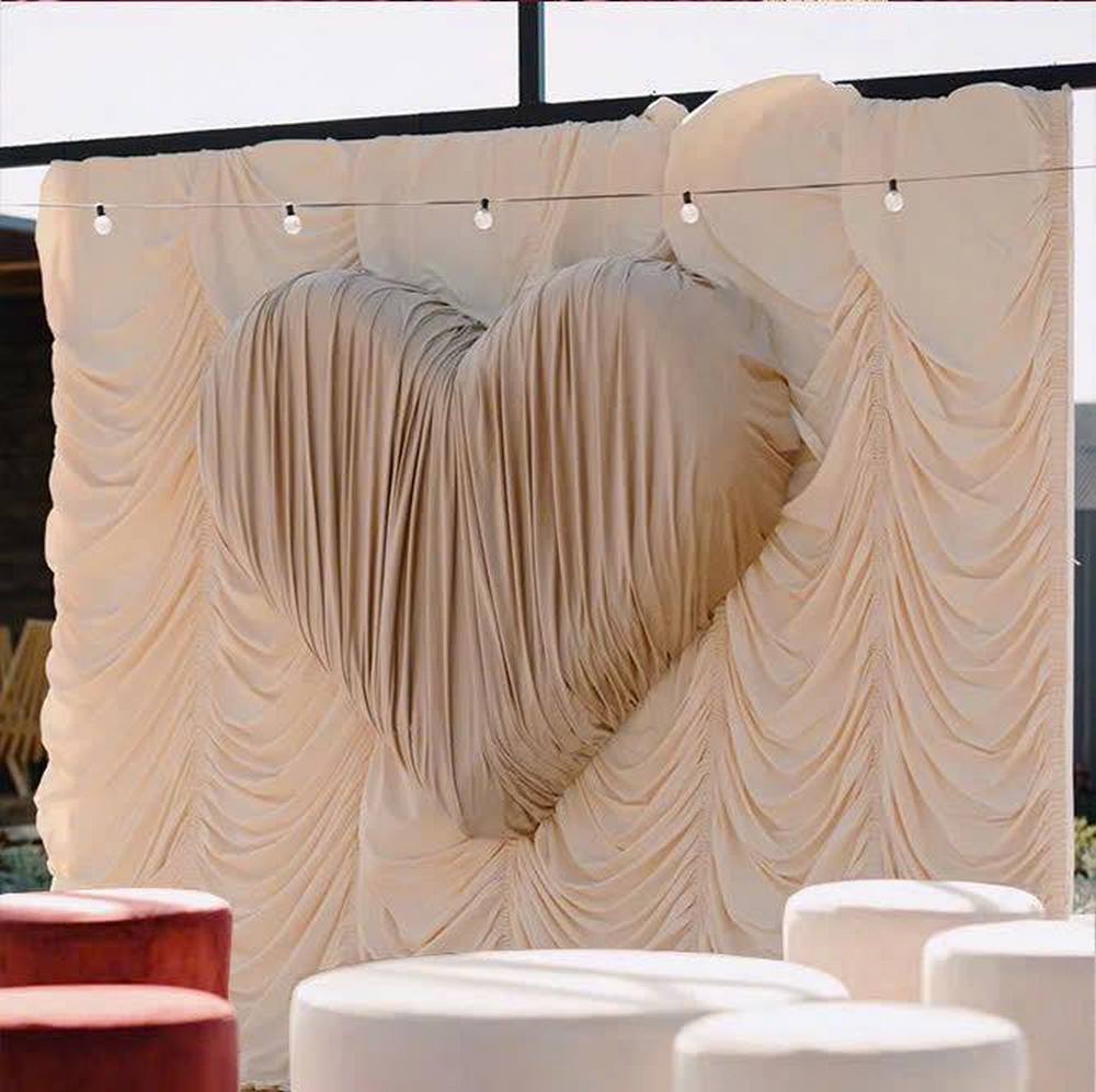 Trang Trí Sân Khấu Bằng Khối 3D Bọc Vải Là Gì?