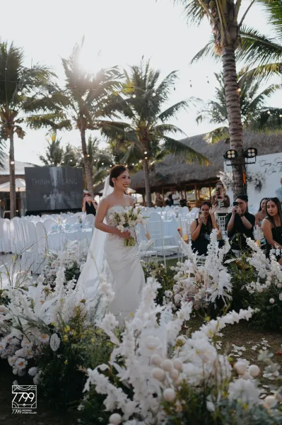Tiệc cưới ngoài trời tại Silk Beach Club Hội An <br> Quang Sang & Cẩm Thịnh
