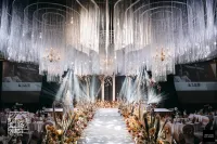 Đèn thả trần trang trí đám cưới hội trường - Tận dụng tối đa không gian rộng lớn