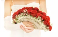 Hoa cầm tay cô dâu kiểu dáng nào phù hợp với bạn nhất